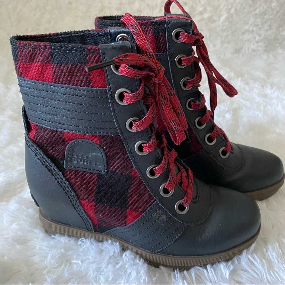 Sorel Girls Black and Red Plaid Wedge Boots Size 2